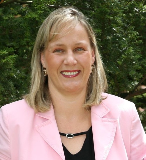 Claudia Merckens-Brüggemann (CEO)